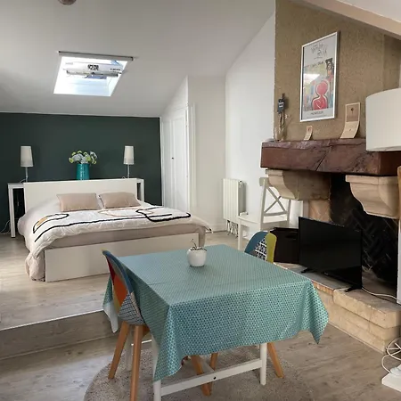 1号翁弗勒尔秘密酒店 *